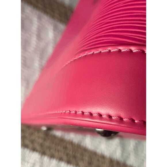 Louis Vuitton Epi Alma Crossbody - Picture 4 of 7